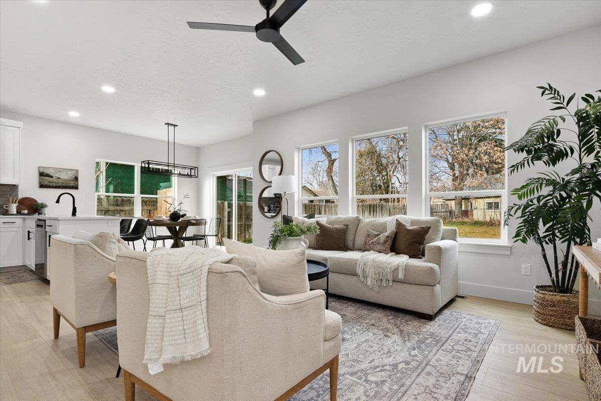 218 W Roosevelt Ave, Nampa, Idaho 83686, 3 Bedrooms, 2.5 Bathrooms, Residential For Sale, Price $385,000,MLS 98975134