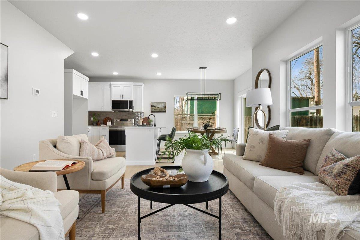 218 W Roosevelt Ave, Nampa, Idaho 83686, 3 Bedrooms, 2.5 Bathrooms, Residential For Sale, Price $385,000,MLS 98975134