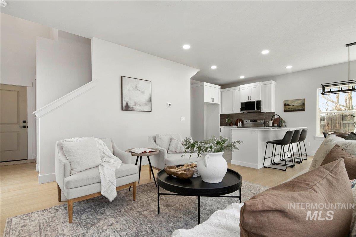 218 W Roosevelt Ave, Nampa, Idaho 83686, 3 Bedrooms, 2.5 Bathrooms, Residential For Sale, Price $385,000,MLS 98975134