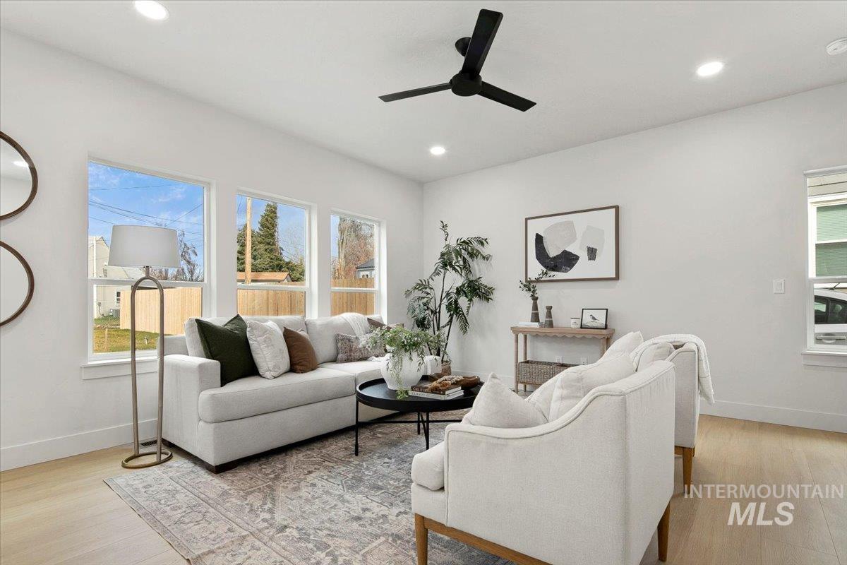 218 W Roosevelt Ave, Nampa, Idaho 83686, 3 Bedrooms, 2.5 Bathrooms, Residential For Sale, Price $385,000,MLS 98975134