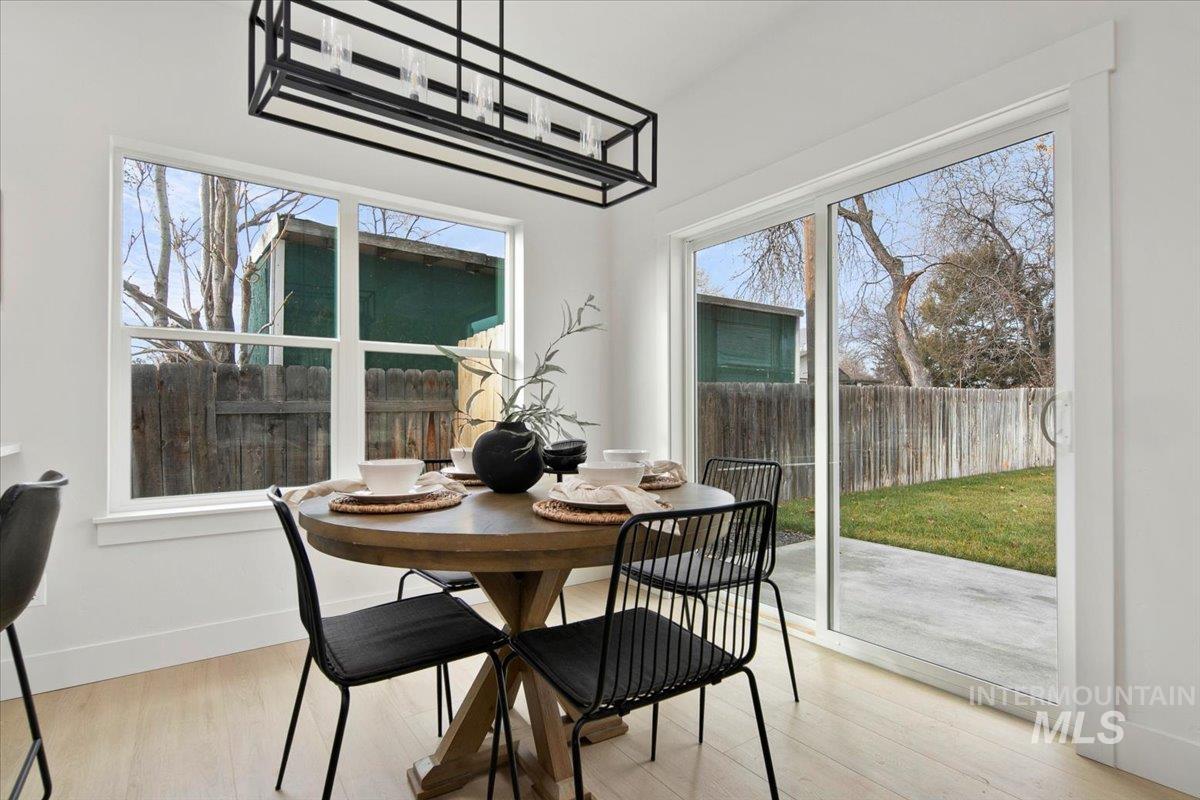 218 W Roosevelt Ave, Nampa, Idaho 83686, 3 Bedrooms, 2.5 Bathrooms, Residential For Sale, Price $385,000,MLS 98975134