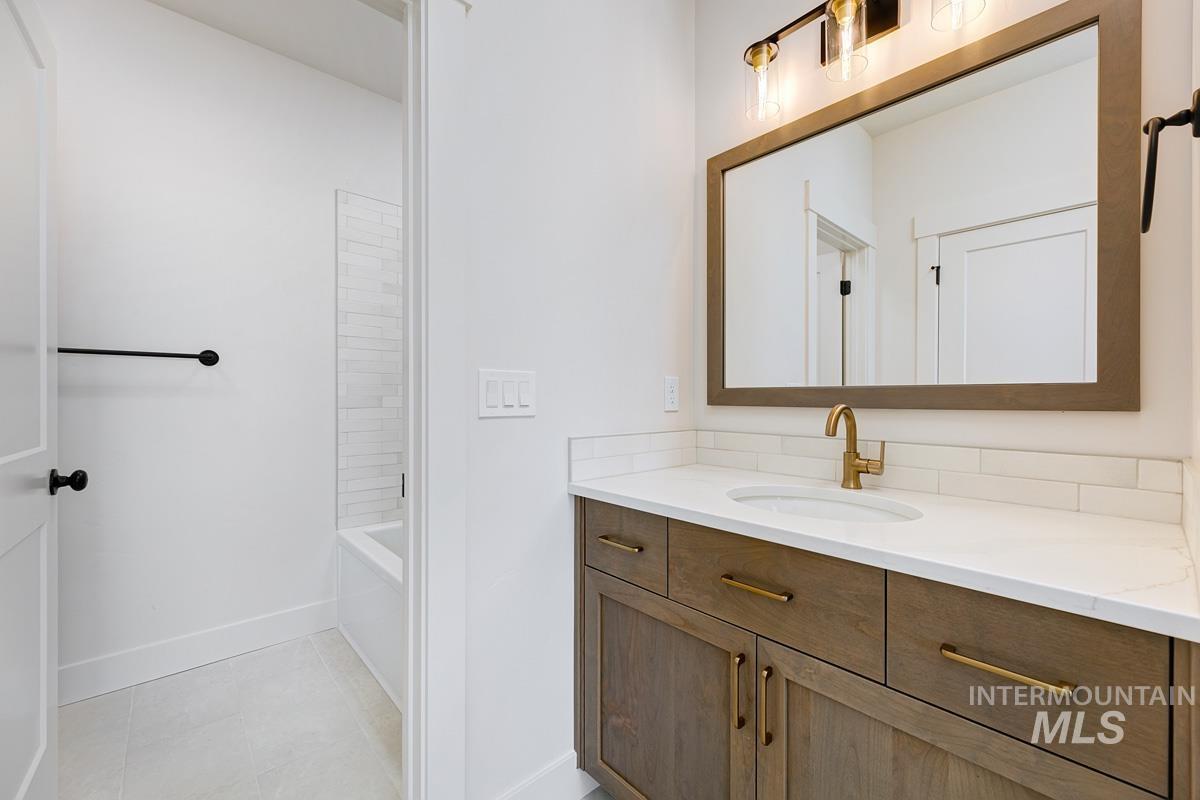 21690 Appaloosa Ave, Star, Idaho 83669, 4 Bedrooms, 4.5 Bathrooms, Residential For Sale, Price $1,113,941,MLS 98975137