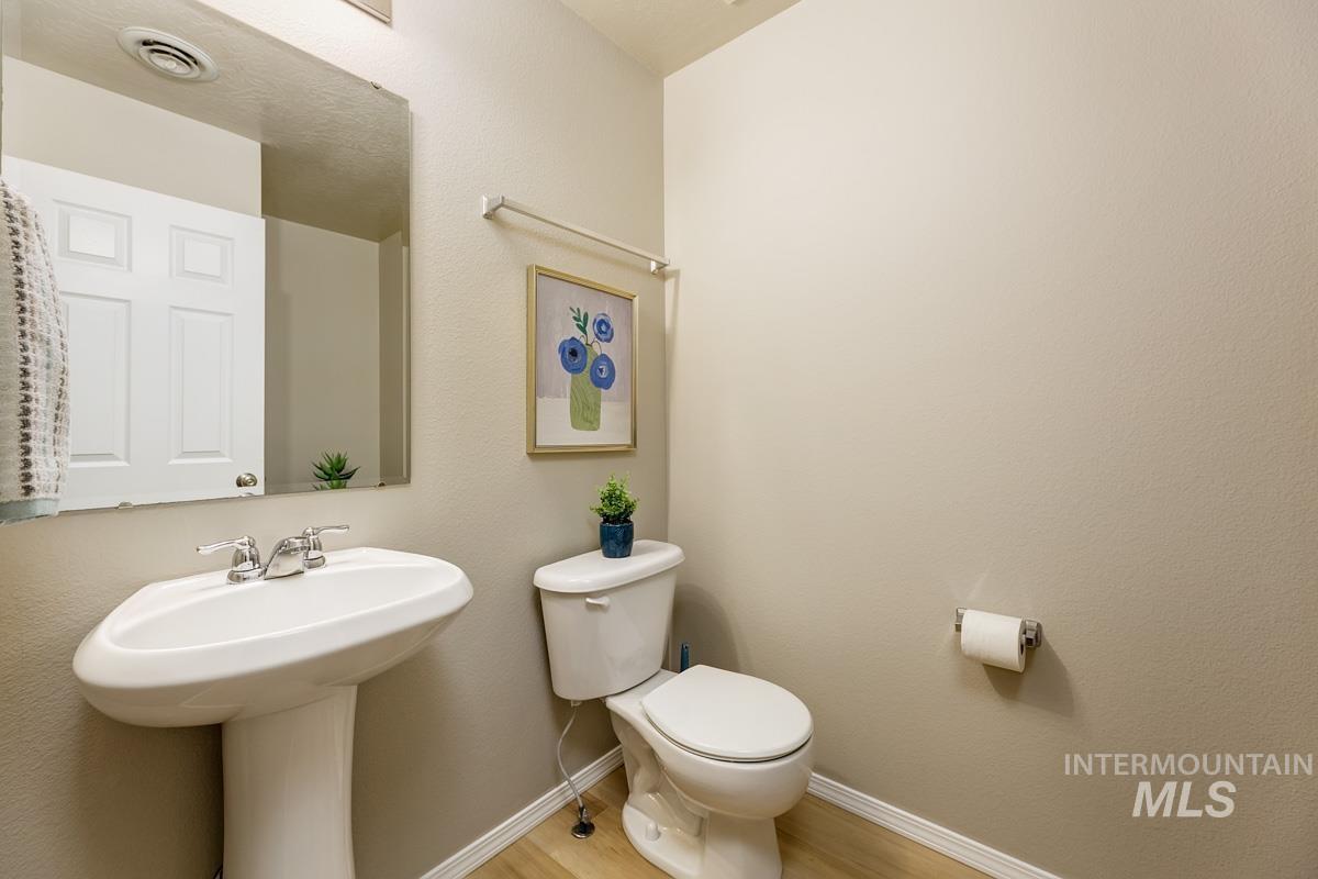 3558 N Bryce Canyon Ave, Meridian, Idaho 83646, 4 Bedrooms, 4.5 Bathrooms, Residential For Sale, Price $499,995,MLS 98975138