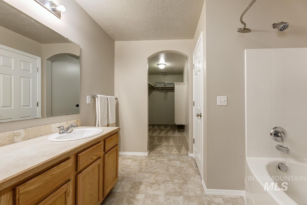 3558 N Bryce Canyon Ave, Meridian, Idaho 83646, 4 Bedrooms, 4.5 Bathrooms, Residential For Sale, Price $499,995,MLS 98975138