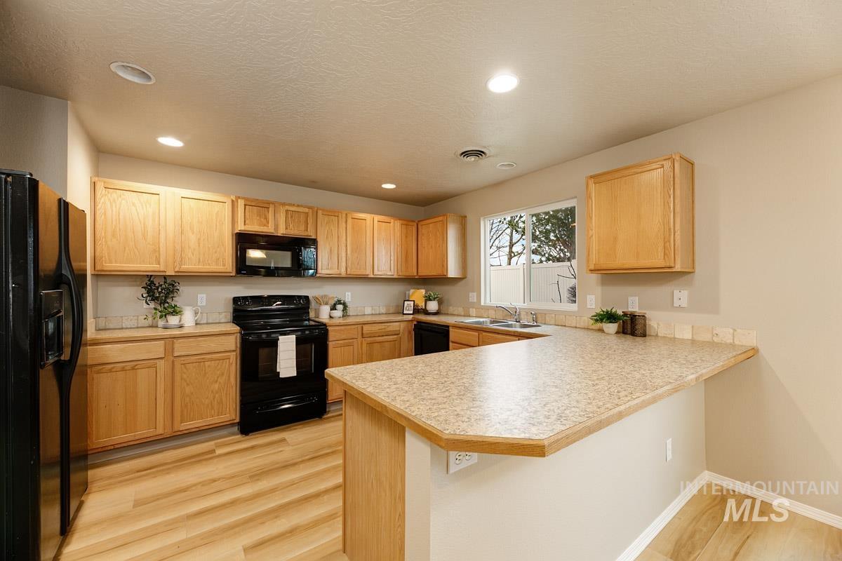 3558 N Bryce Canyon Ave, Meridian, Idaho 83646, 4 Bedrooms, 4.5 Bathrooms, Residential For Sale, Price $499,995,MLS 98975138