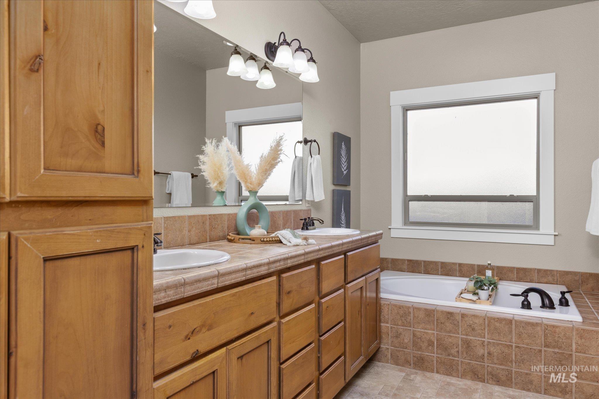 1268 W Cobblefield Ct, Meridian, Idaho 83646-6380, 3 Bedrooms, 2.5 Bathrooms, Residential For Sale, Price $499,900,MLS 98975140