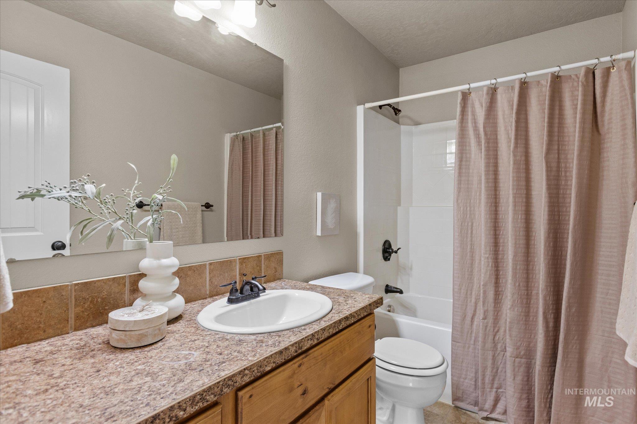 1268 W Cobblefield Ct, Meridian, Idaho 83646-6380, 3 Bedrooms, 2.5 Bathrooms, Residential For Sale, Price $499,900,MLS 98975140