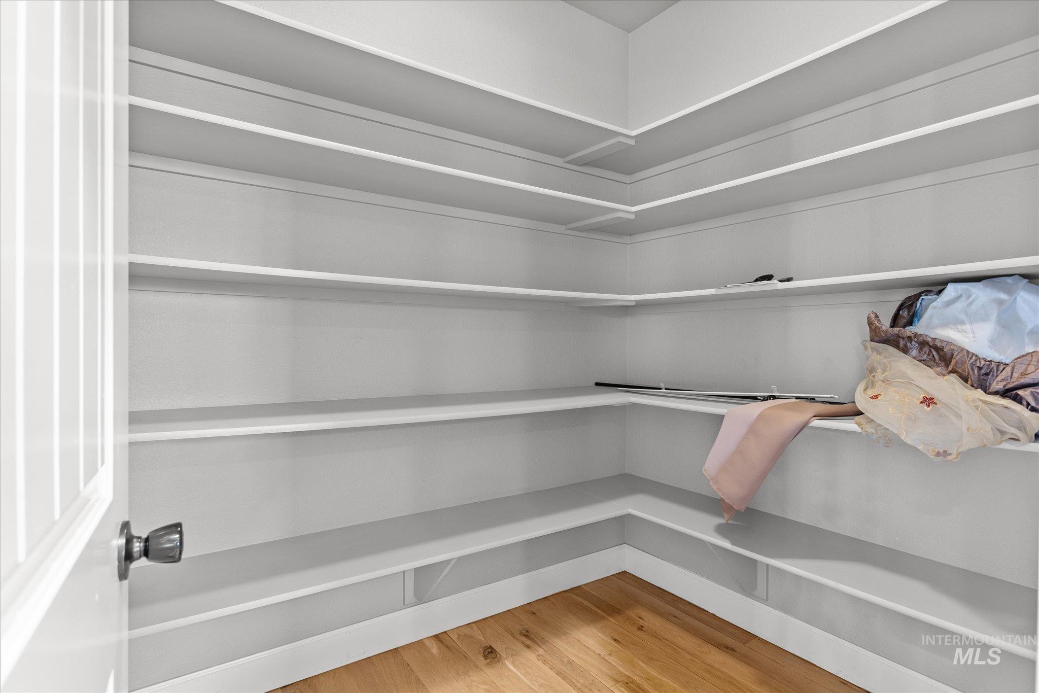 1268 W Cobblefield Ct, Meridian, Idaho 83646-6380, 3 Bedrooms, 2.5 Bathrooms, Residential For Sale, Price $499,900,MLS 98975140