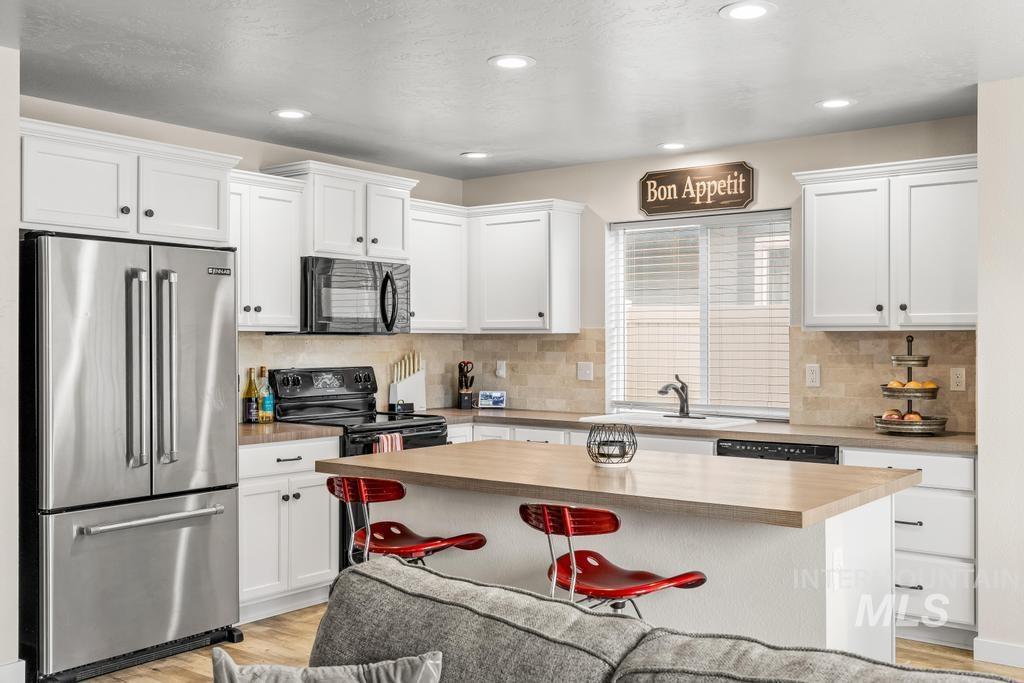 8433 E Rathdrum Dr, Nampa, Idaho 83687, 4 Bedrooms, 2.5 Bathrooms, Residential For Sale, Price $569,900, 98975141