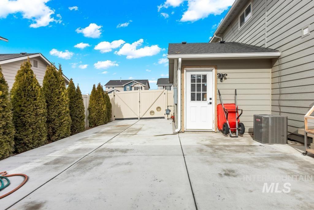 8433 E Rathdrum Dr, Nampa, Idaho 83687, 4 Bedrooms, 2.5 Bathrooms, Residential For Sale, Price $569,900,MLS 98975141