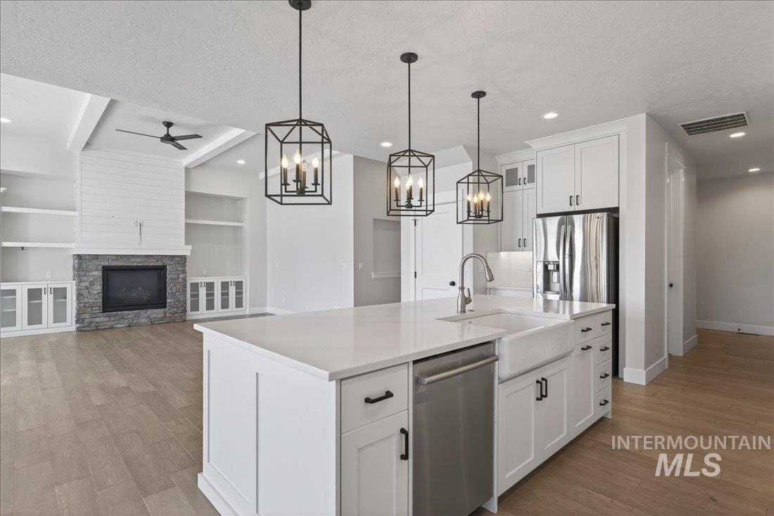 604 S Rivermist Ave, Star, Idaho 83669, 5 Bedrooms, 3.5 Bathrooms, Residential For Sale, Price $1,100,000,MLS 98975144