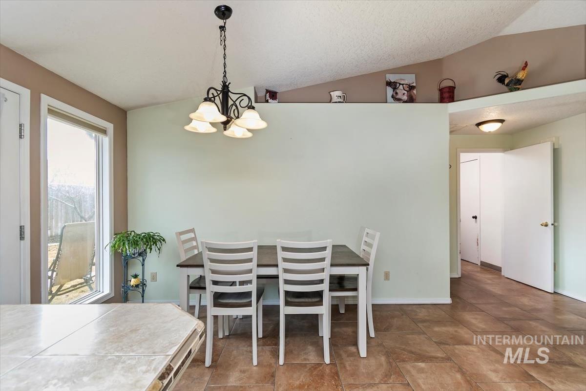 3734 S Peoria, Meridian, Idaho 83642, 3 Bedrooms, 2 Bathrooms, Residential For Sale, Price $394,900,MLS 98975146