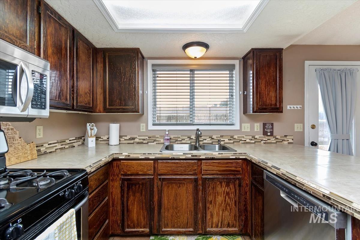 3734 S Peoria, Meridian, Idaho 83642, 3 Bedrooms, 2 Bathrooms, Residential For Sale, Price $394,900,MLS 98975146