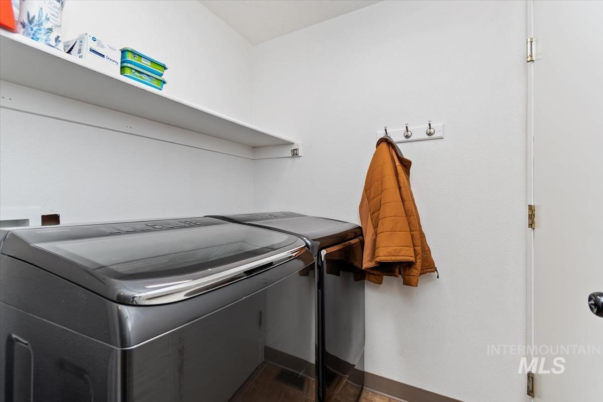 3734 S Peoria, Meridian, Idaho 83642, 3 Bedrooms, 2 Bathrooms, Residential For Sale, Price $394,900,MLS 98975146