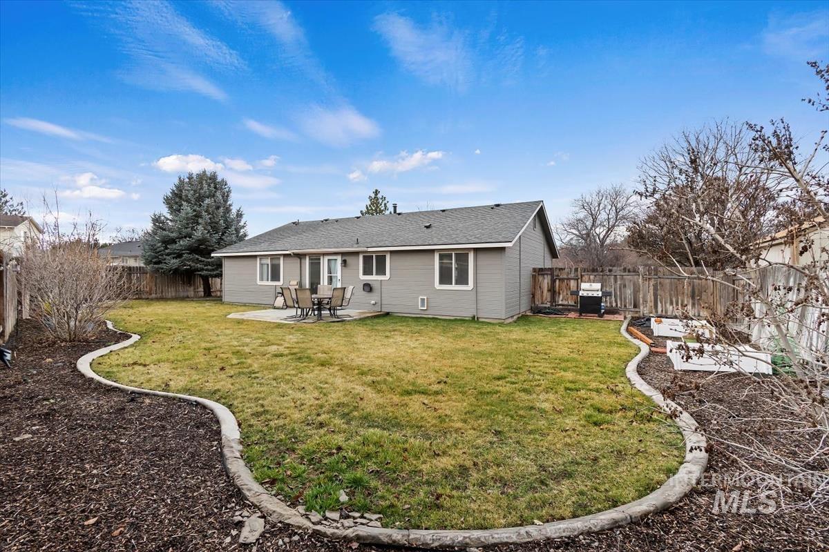 3734 S Peoria, Meridian, Idaho 83642, 3 Bedrooms, 2 Bathrooms, Residential For Sale, Price $394,900,MLS 98975146