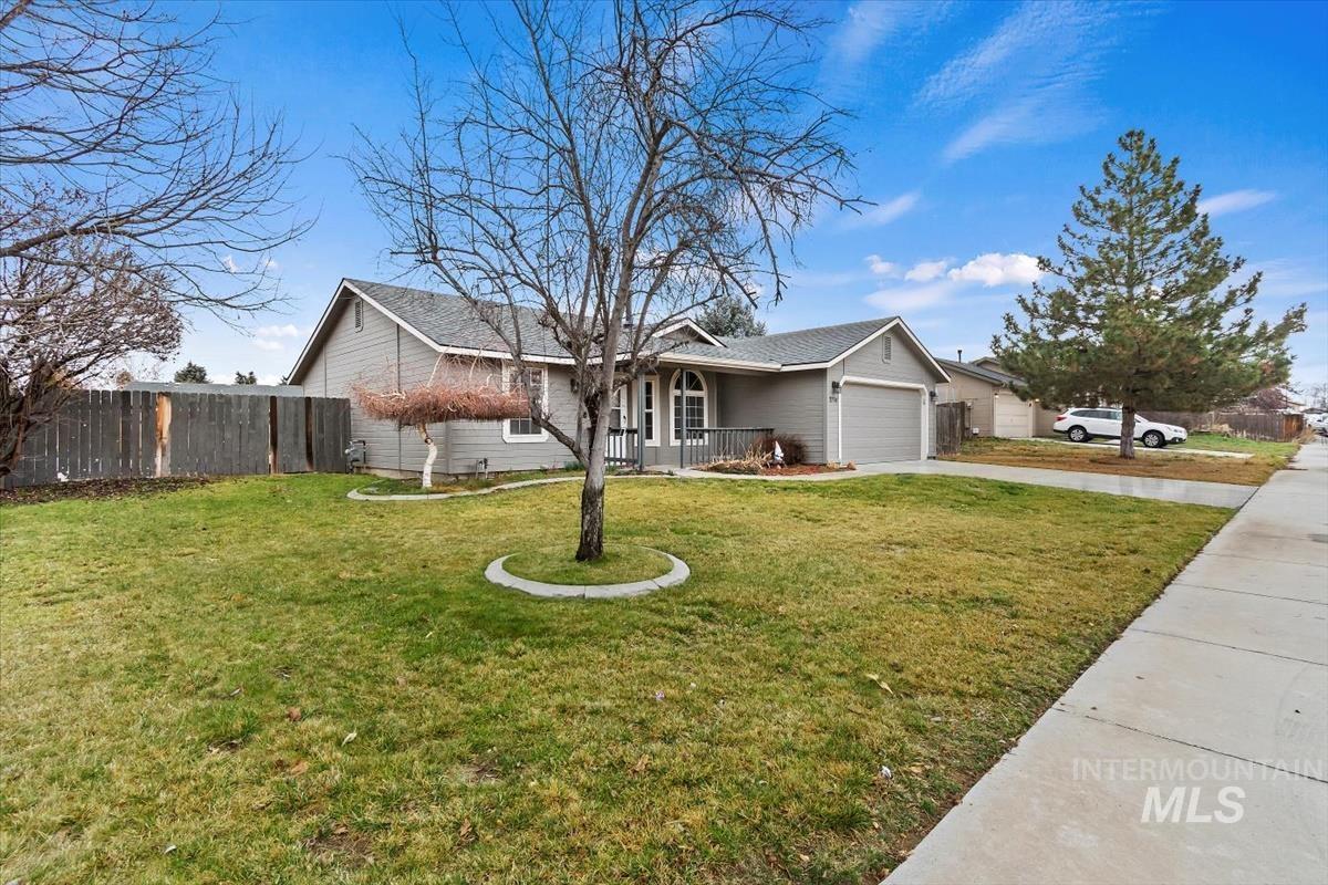 3734 S Peoria, Meridian, Idaho 83642, 3 Bedrooms, 2 Bathrooms, Residential For Sale, Price $394,900,MLS 98975146