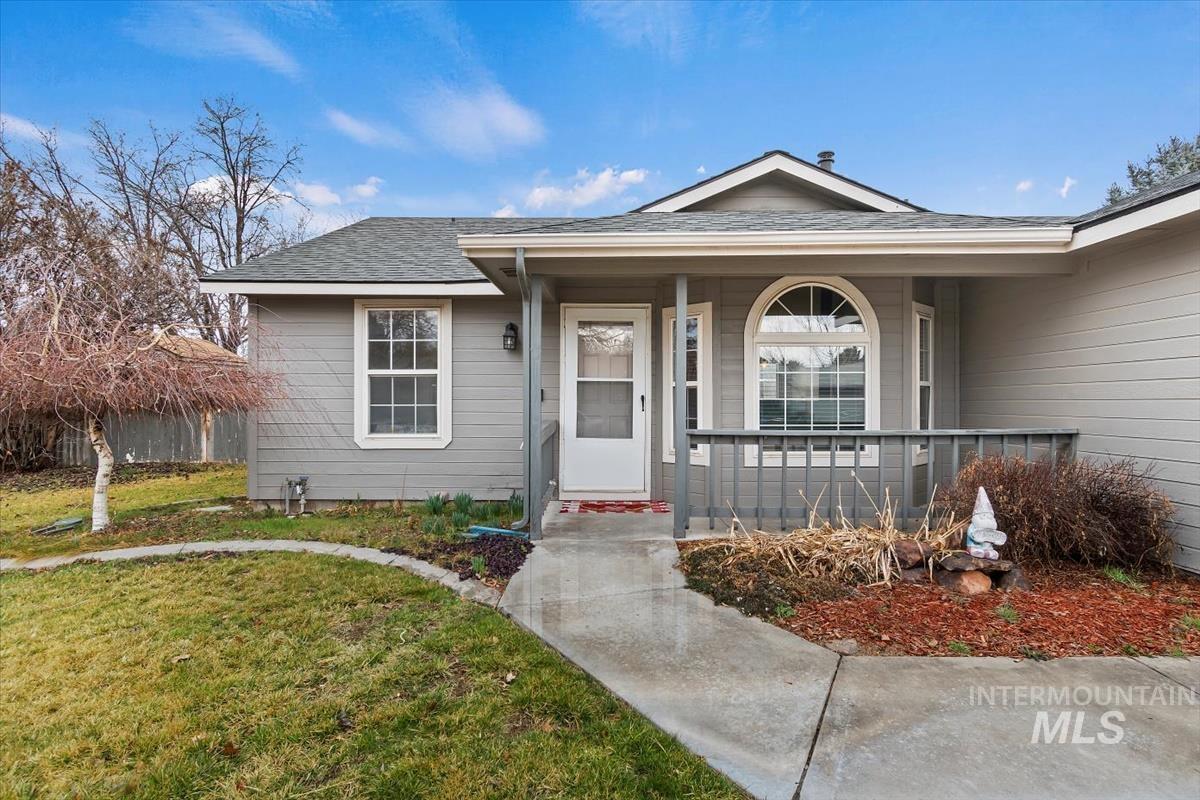 3734 S Peoria, Meridian, Idaho 83642, 3 Bedrooms, 2 Bathrooms, Residential For Sale, Price $394,900,MLS 98975146
