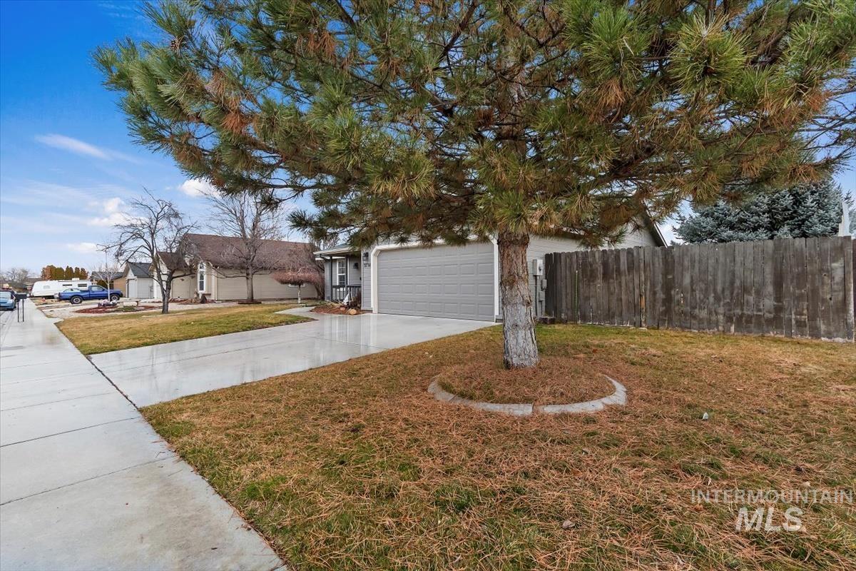 3734 S Peoria, Meridian, Idaho 83642, 3 Bedrooms, 2 Bathrooms, Residential For Sale, Price $394,900,MLS 98975146