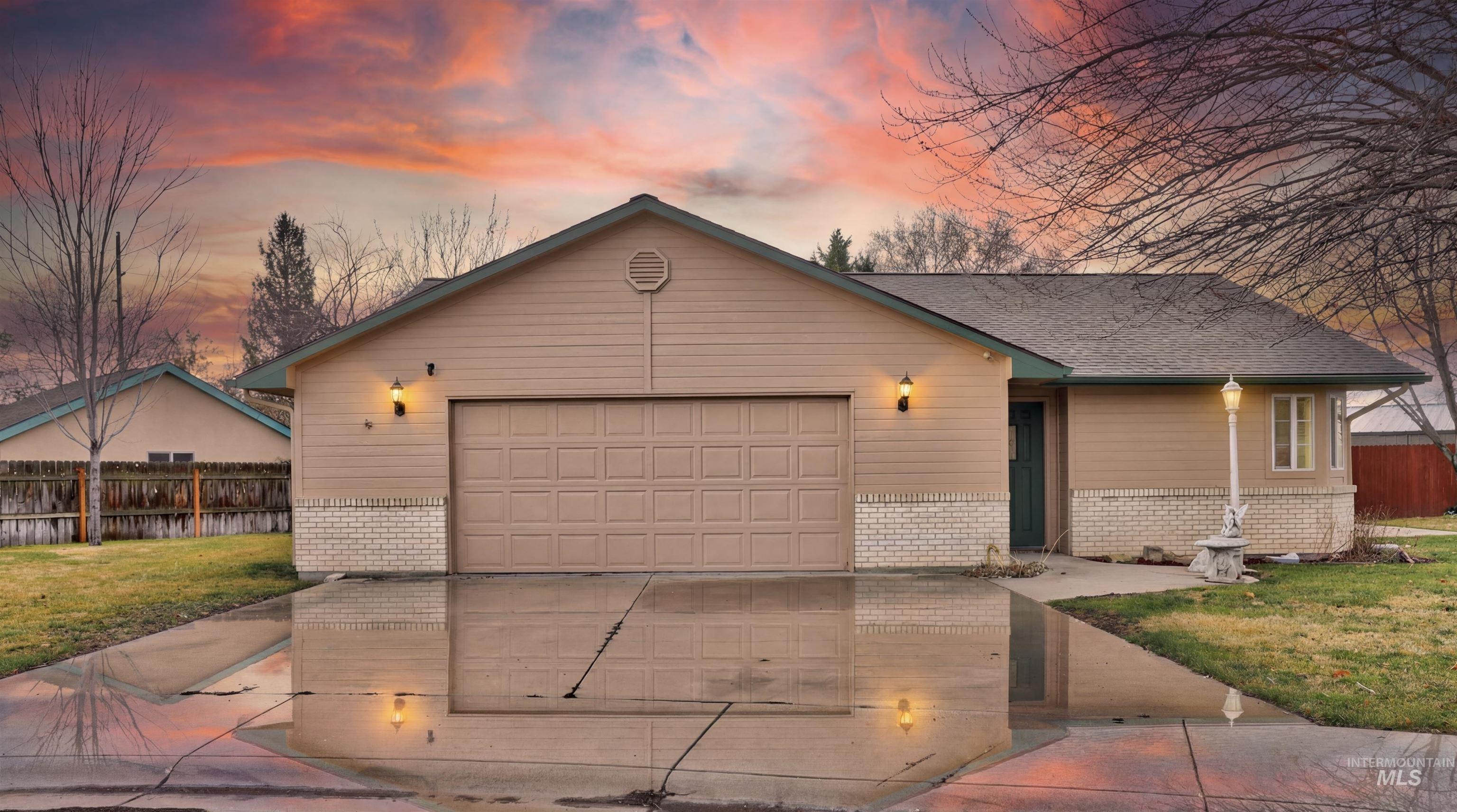719 Benton Avenue, Nampa, Idaho 83651, 2 Bedrooms, 2 Bathrooms, Residential For Sale, Price $360,000, 98975147