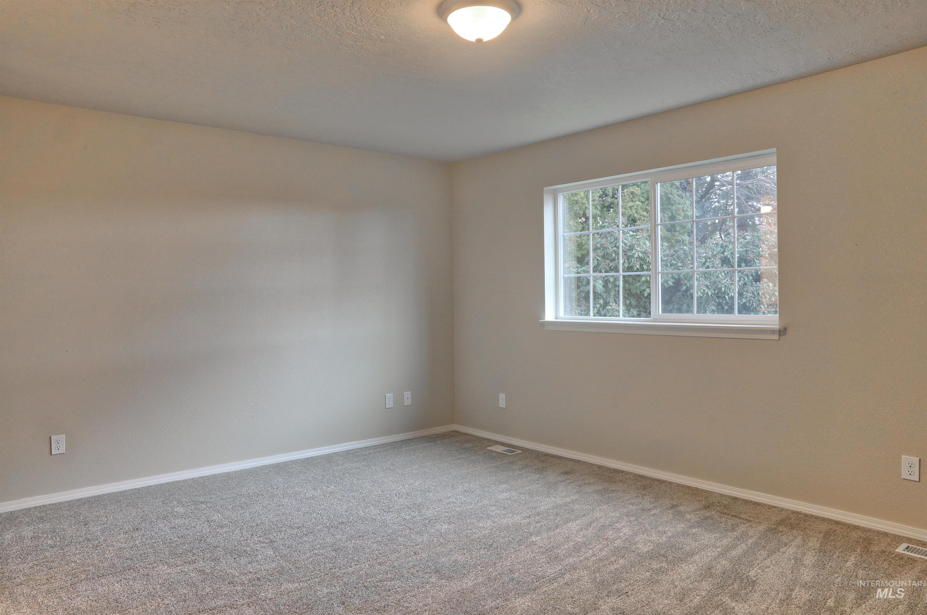 719 Benton Avenue, Nampa, Idaho 83651, 2 Bedrooms, 2 Bathrooms, Residential For Sale, Price $380,000,MLS 98975147