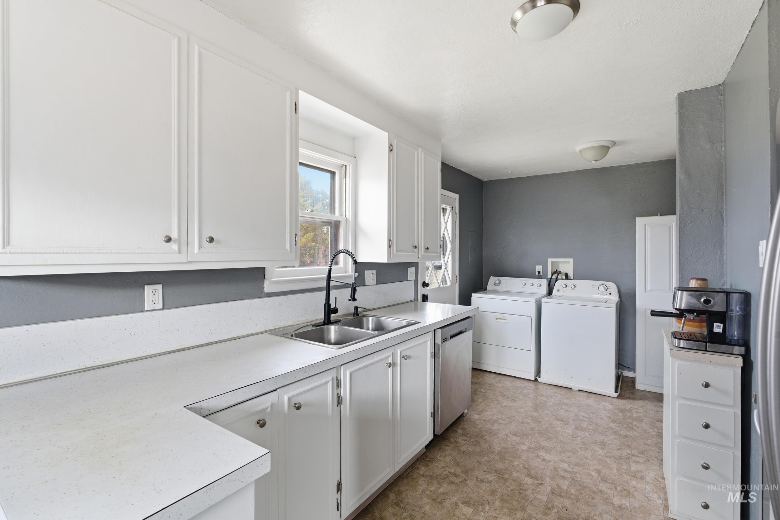 1815 S Ash Park Ln, Boise, Idaho 83709, 3 Bedrooms, 1 Bathroom, Residential For Sale, Price $420,000,MLS 98975150