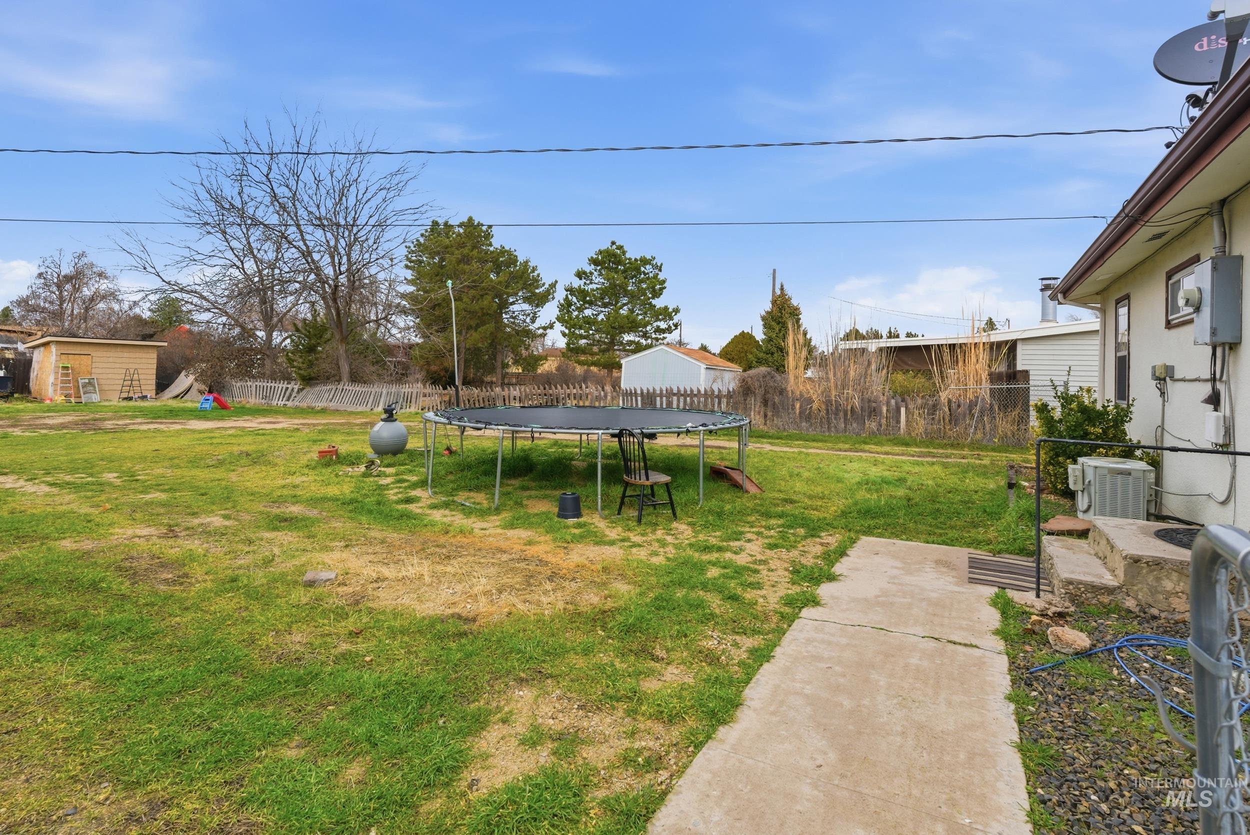 1815 S Ash Park Ln, Boise, Idaho 83709, 3 Bedrooms, 1 Bathroom, Residential For Sale, Price $420,000,MLS 98975150