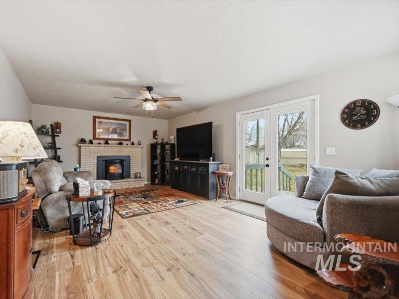 424 Lindenwood, Nampa, Idaho 83686, 2 Bedrooms, 2 Bathrooms, Residential For Sale, Price $444,900,MLS 98975154