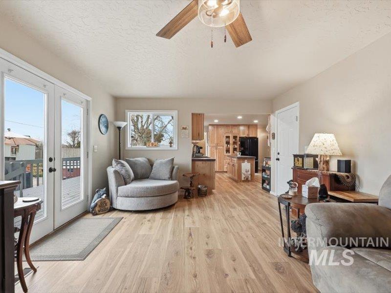 424 Lindenwood, Nampa, Idaho 83686, 2 Bedrooms, 2 Bathrooms, Residential For Sale, Price $444,900,MLS 98975154