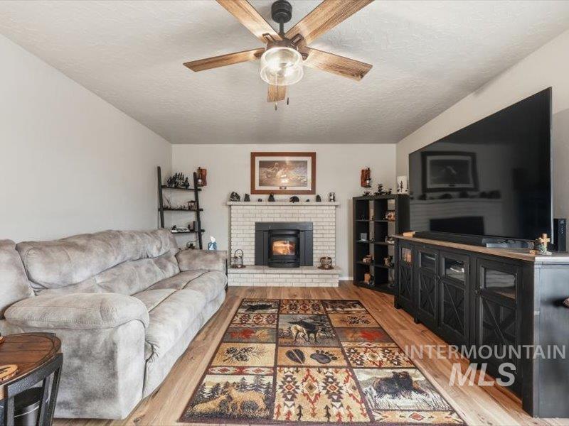 424 Lindenwood, Nampa, Idaho 83686, 2 Bedrooms, 2 Bathrooms, Residential For Sale, Price $444,900,MLS 98975154