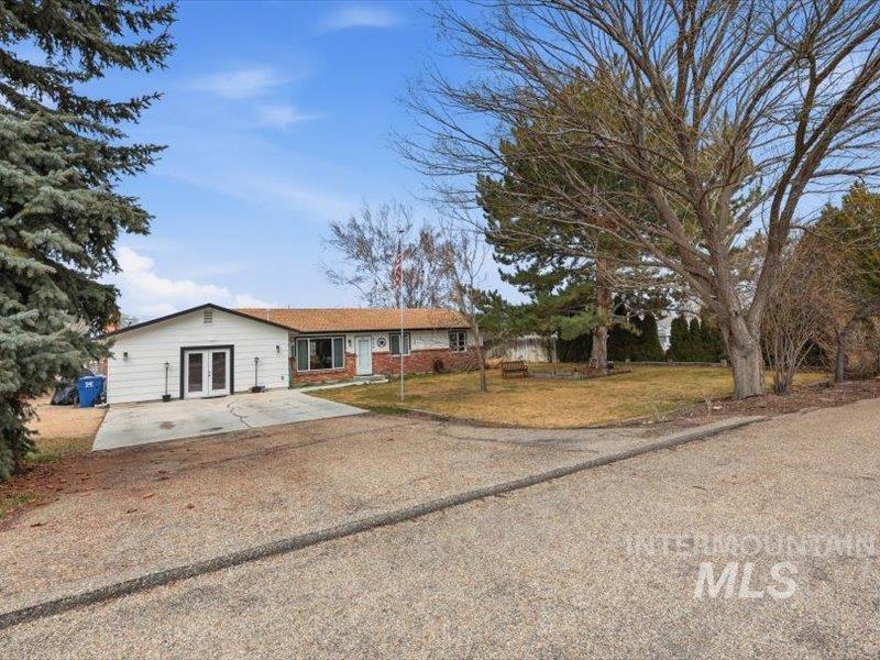 424 Lindenwood, Nampa, Idaho 83686, 2 Bedrooms, 2 Bathrooms, Residential For Sale, Price $444,900,MLS 98975154