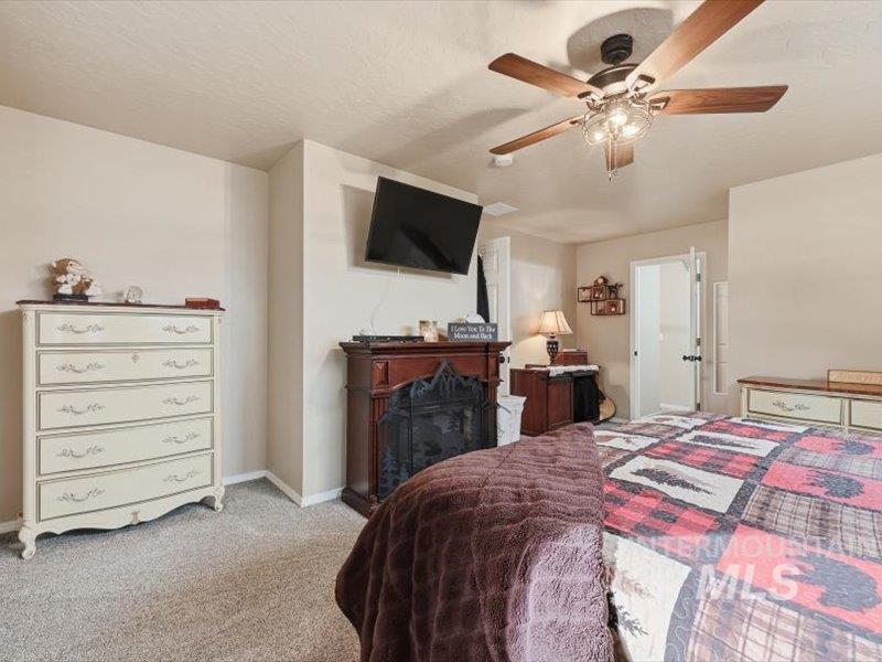 424 Lindenwood, Nampa, Idaho 83686, 2 Bedrooms, 2 Bathrooms, Residential For Sale, Price $444,900,MLS 98975154