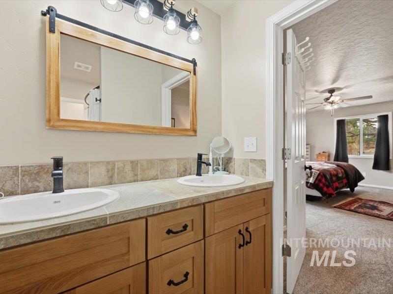 424 Lindenwood, Nampa, Idaho 83686, 2 Bedrooms, 2 Bathrooms, Residential For Sale, Price $444,900,MLS 98975154