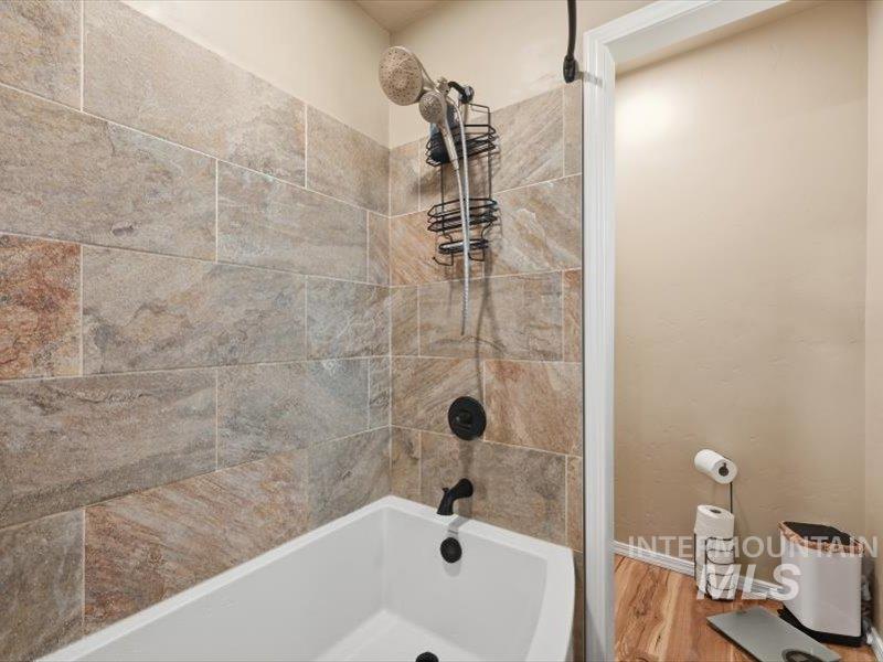 424 Lindenwood, Nampa, Idaho 83686, 2 Bedrooms, 2 Bathrooms, Residential For Sale, Price $444,900,MLS 98975154