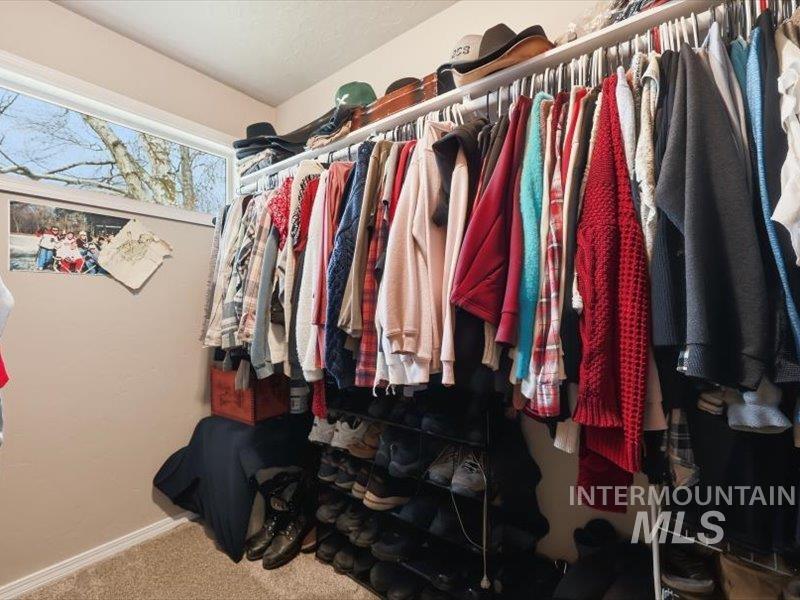 424 Lindenwood, Nampa, Idaho 83686, 2 Bedrooms, 2 Bathrooms, Residential For Sale, Price $444,900,MLS 98975154