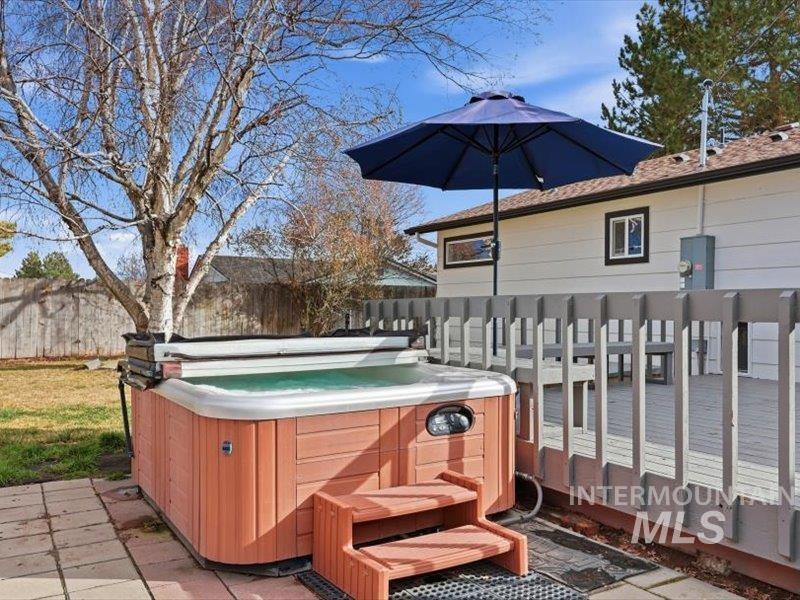 424 Lindenwood, Nampa, Idaho 83686, 2 Bedrooms, 2 Bathrooms, Residential For Sale, Price $444,900,MLS 98975154