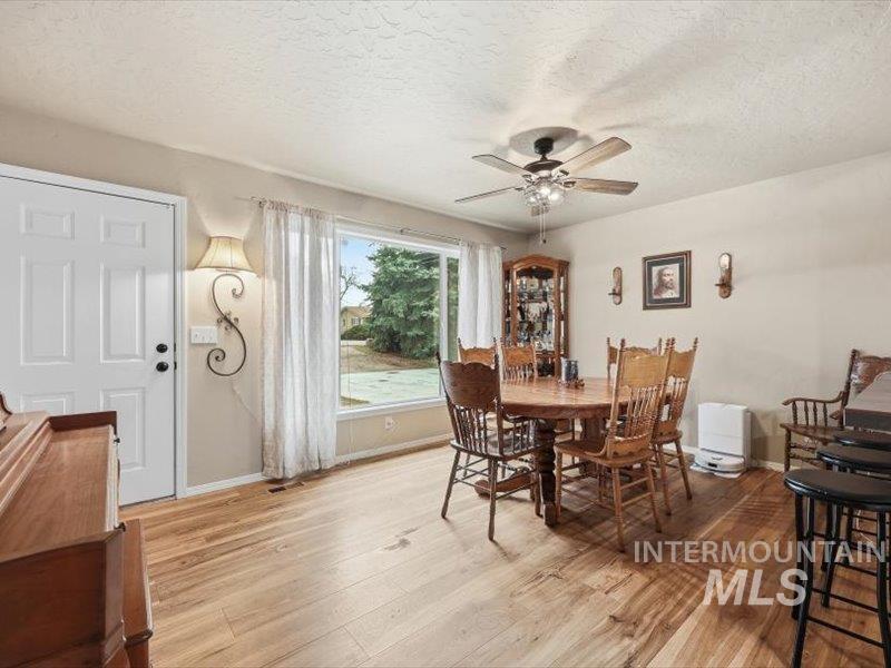 424 Lindenwood, Nampa, Idaho 83686, 2 Bedrooms, 2 Bathrooms, Residential For Sale, Price $444,900,MLS 98975154