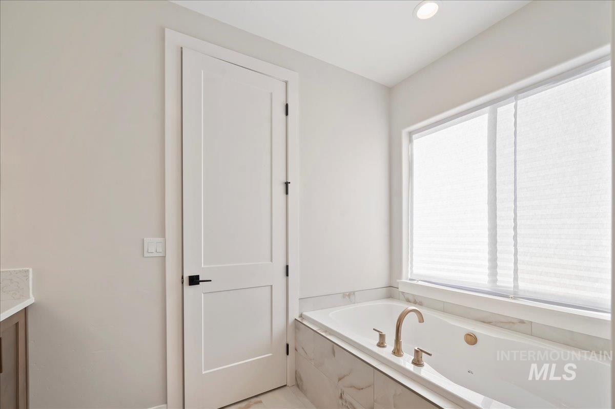 14050 N Rainy Place, Boise, Idaho 83714, 5 Bedrooms, 4 Bathrooms, Residential For Sale, Price $1,050,000,MLS 98975159