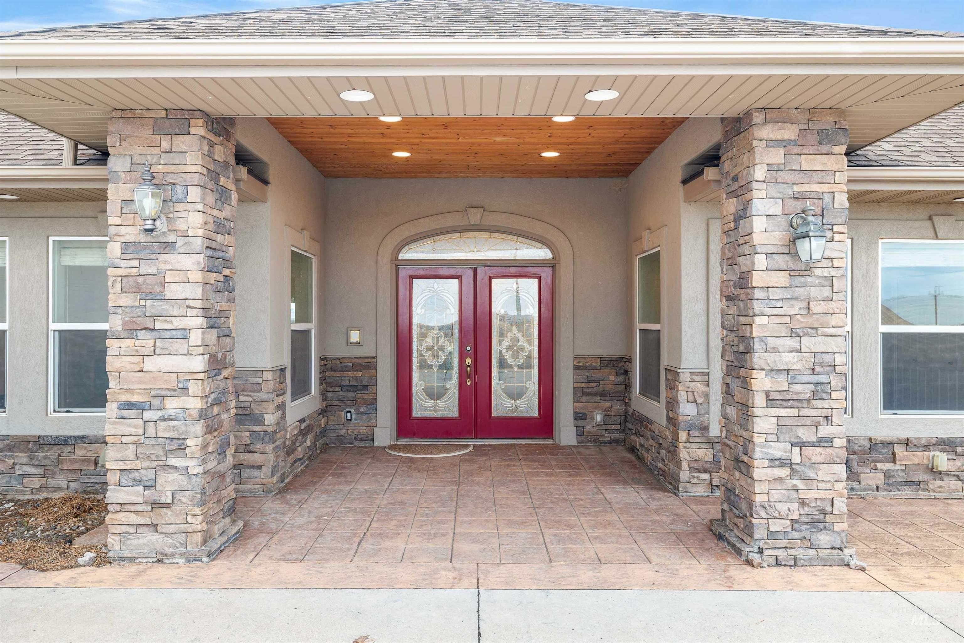 302 S 700 E, Jerome, Idaho 83338, 6 Bedrooms, 3 Bathrooms, Residential For Sale, Price $700,000,MLS 98975160