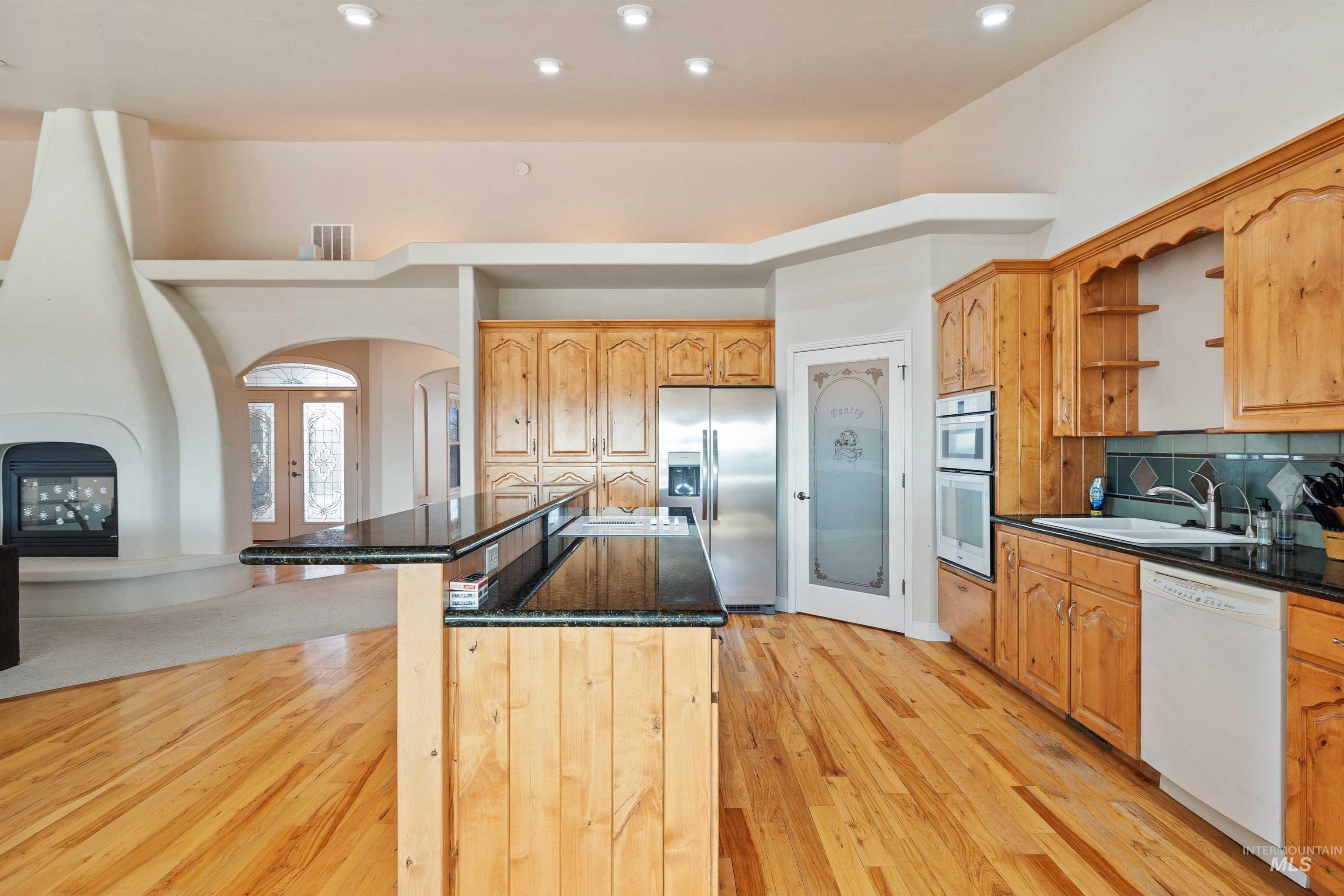 302 S 700 E, Jerome, Idaho 83338, 6 Bedrooms, 3 Bathrooms, Residential For Sale, Price $700,000,MLS 98975160