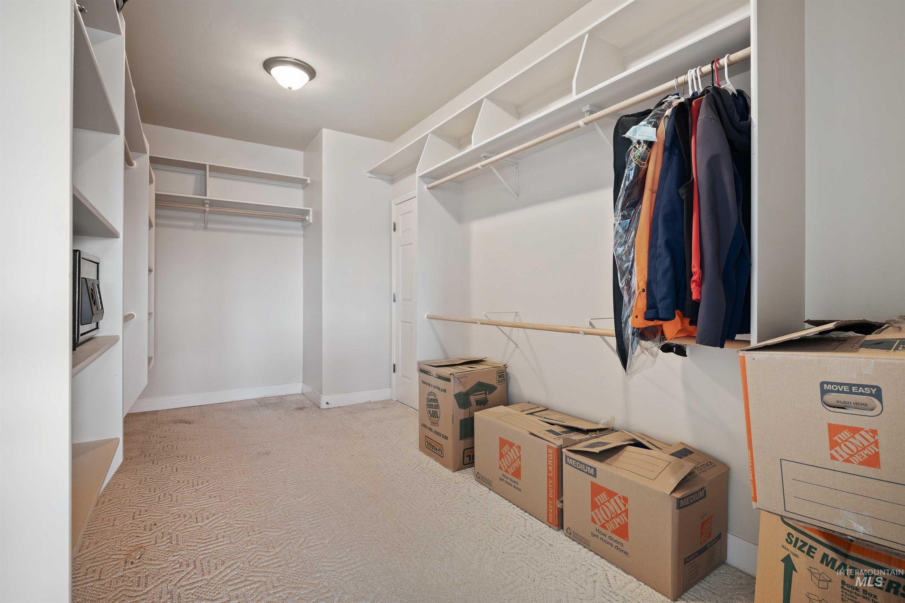 302 S 700 E, Jerome, Idaho 83338, 6 Bedrooms, 3 Bathrooms, Residential For Sale, Price $700,000,MLS 98975160