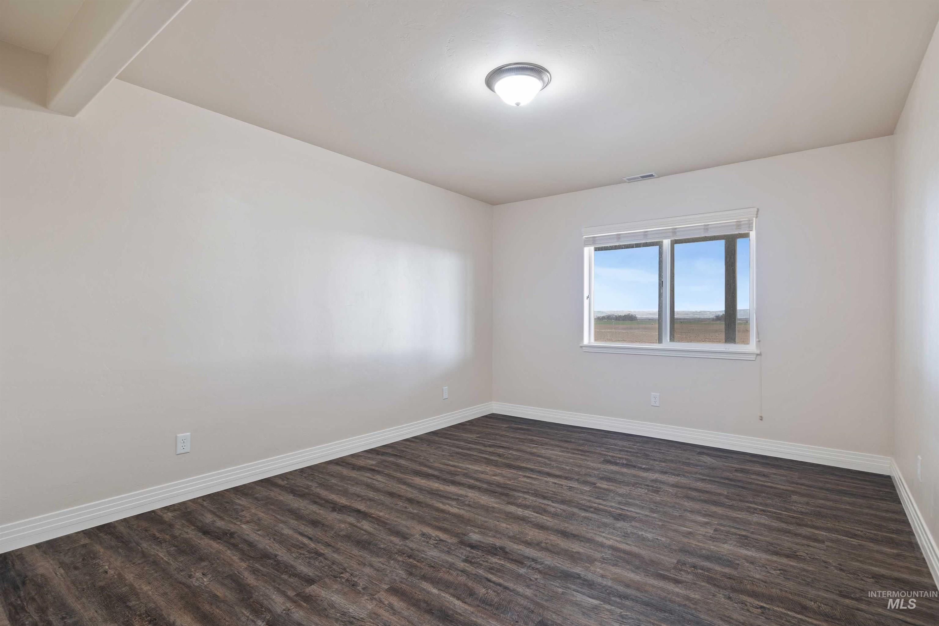 302 S 700 E, Jerome, Idaho 83338, 6 Bedrooms, 3 Bathrooms, Residential For Sale, Price $700,000,MLS 98975160