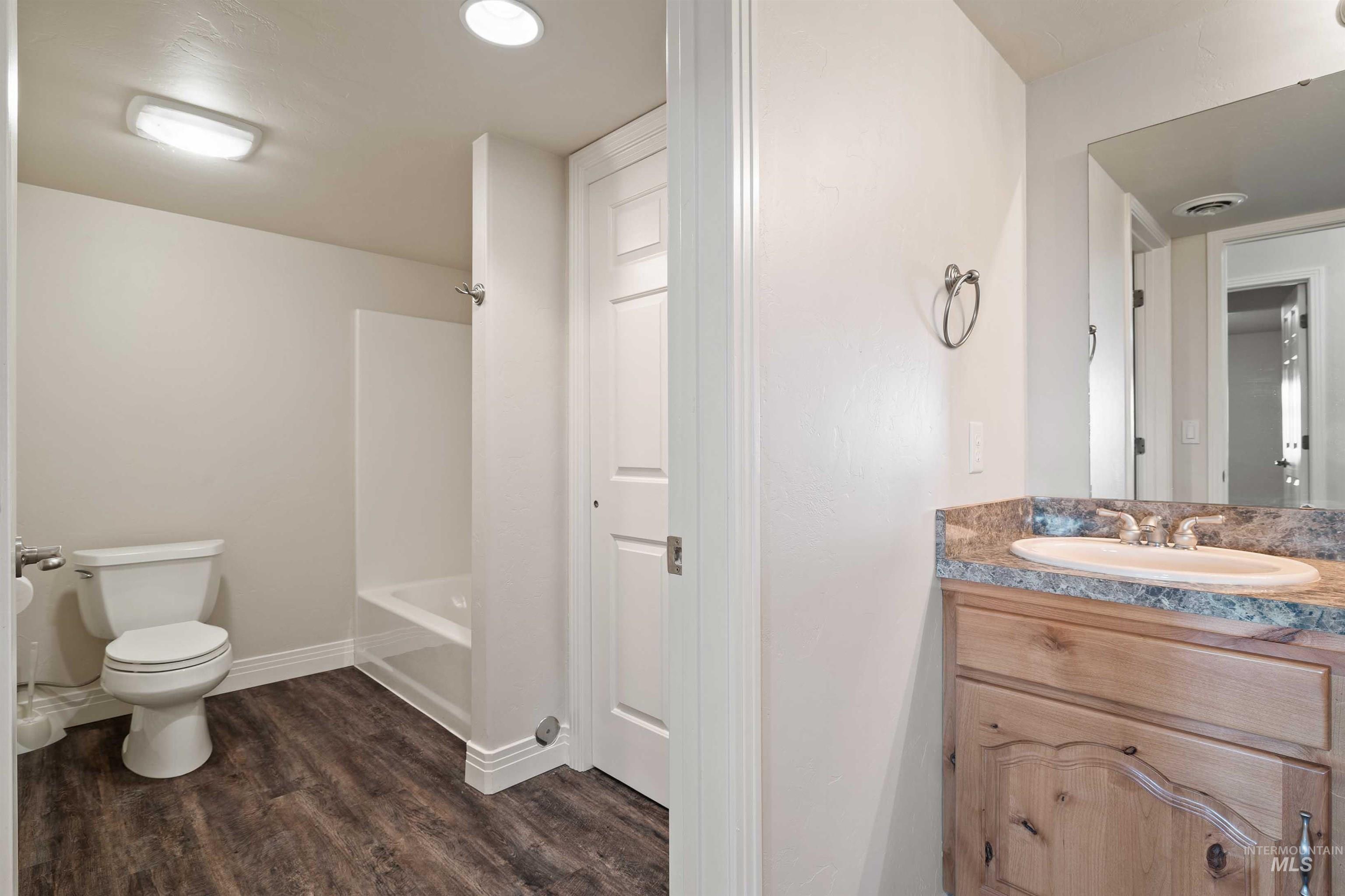 302 S 700 E, Jerome, Idaho 83338, 6 Bedrooms, 3 Bathrooms, Residential For Sale, Price $700,000,MLS 98975160