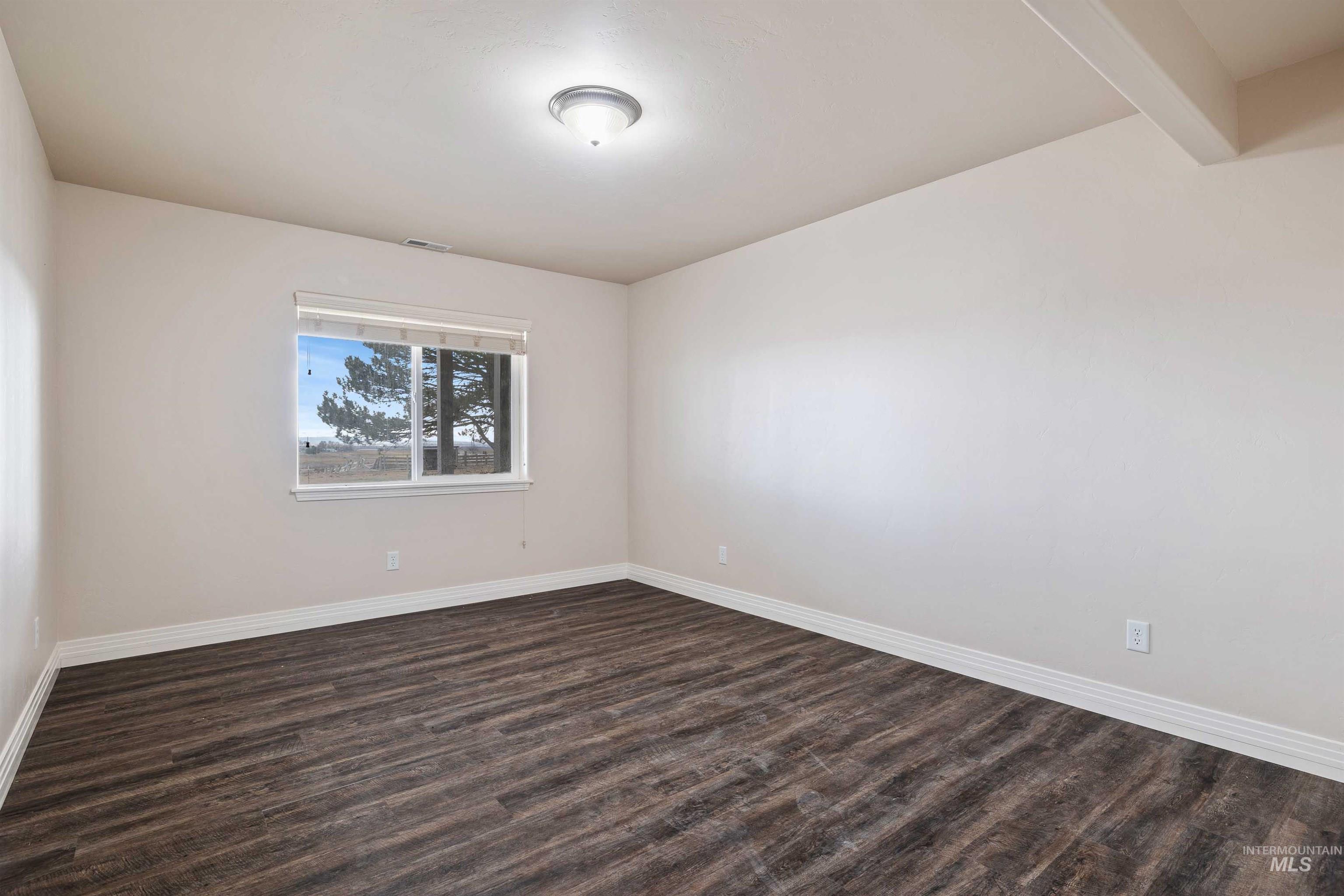 302 S 700 E, Jerome, Idaho 83338, 6 Bedrooms, 3 Bathrooms, Residential For Sale, Price $700,000,MLS 98975160