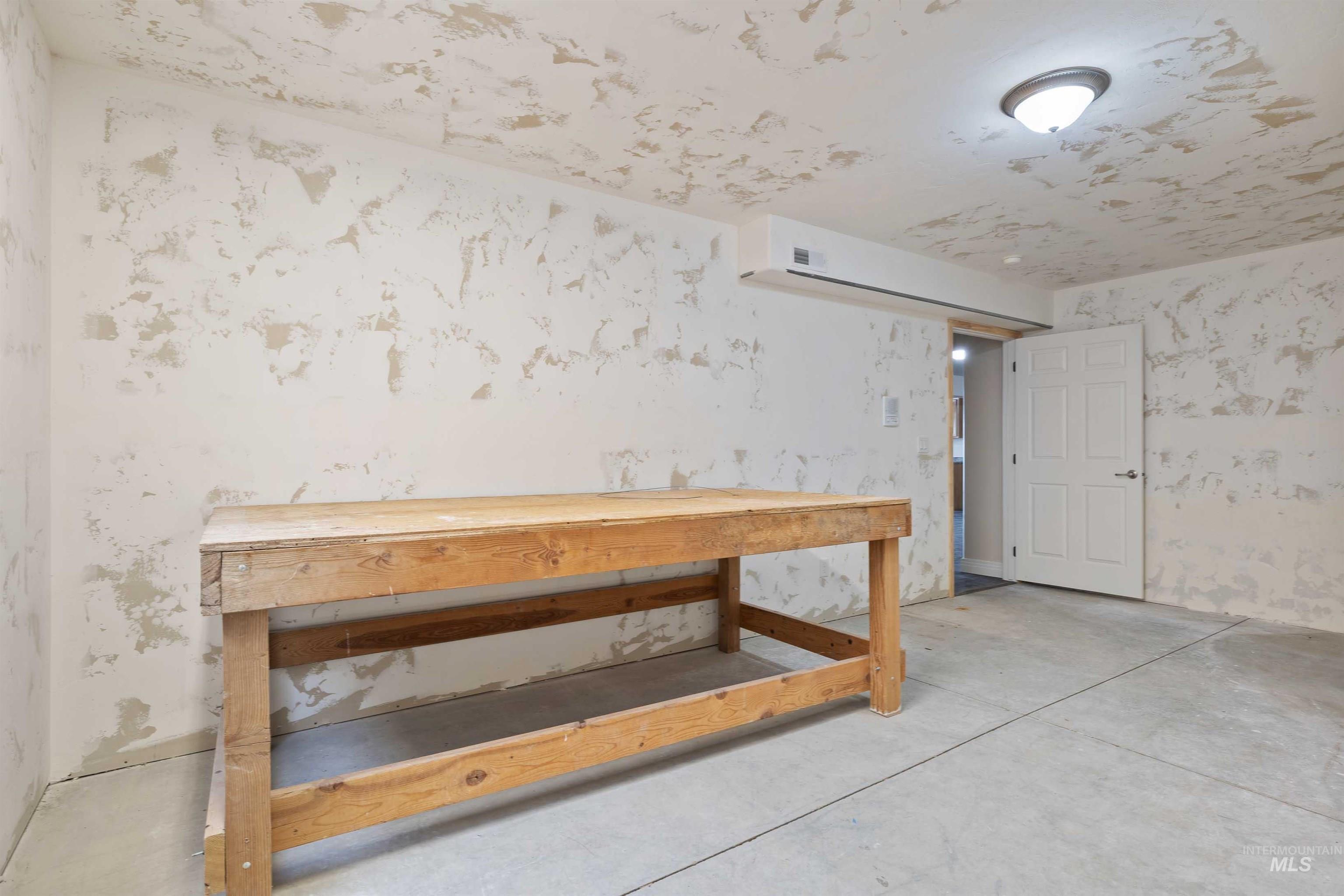 302 S 700 E, Jerome, Idaho 83338, 6 Bedrooms, 3 Bathrooms, Residential For Sale, Price $700,000,MLS 98975160