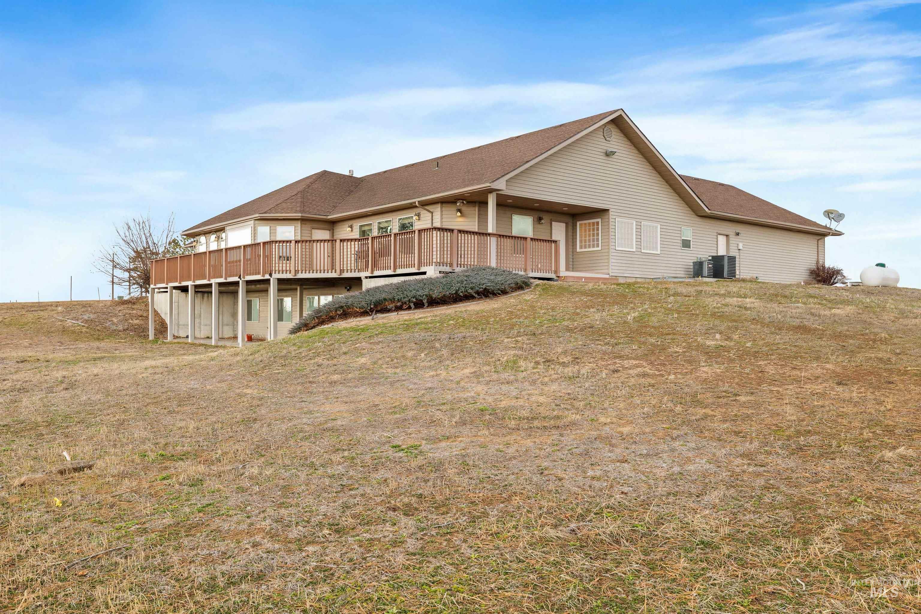 302 S 700 E, Jerome, Idaho 83338, 6 Bedrooms, 3 Bathrooms, Residential For Sale, Price $700,000,MLS 98975160