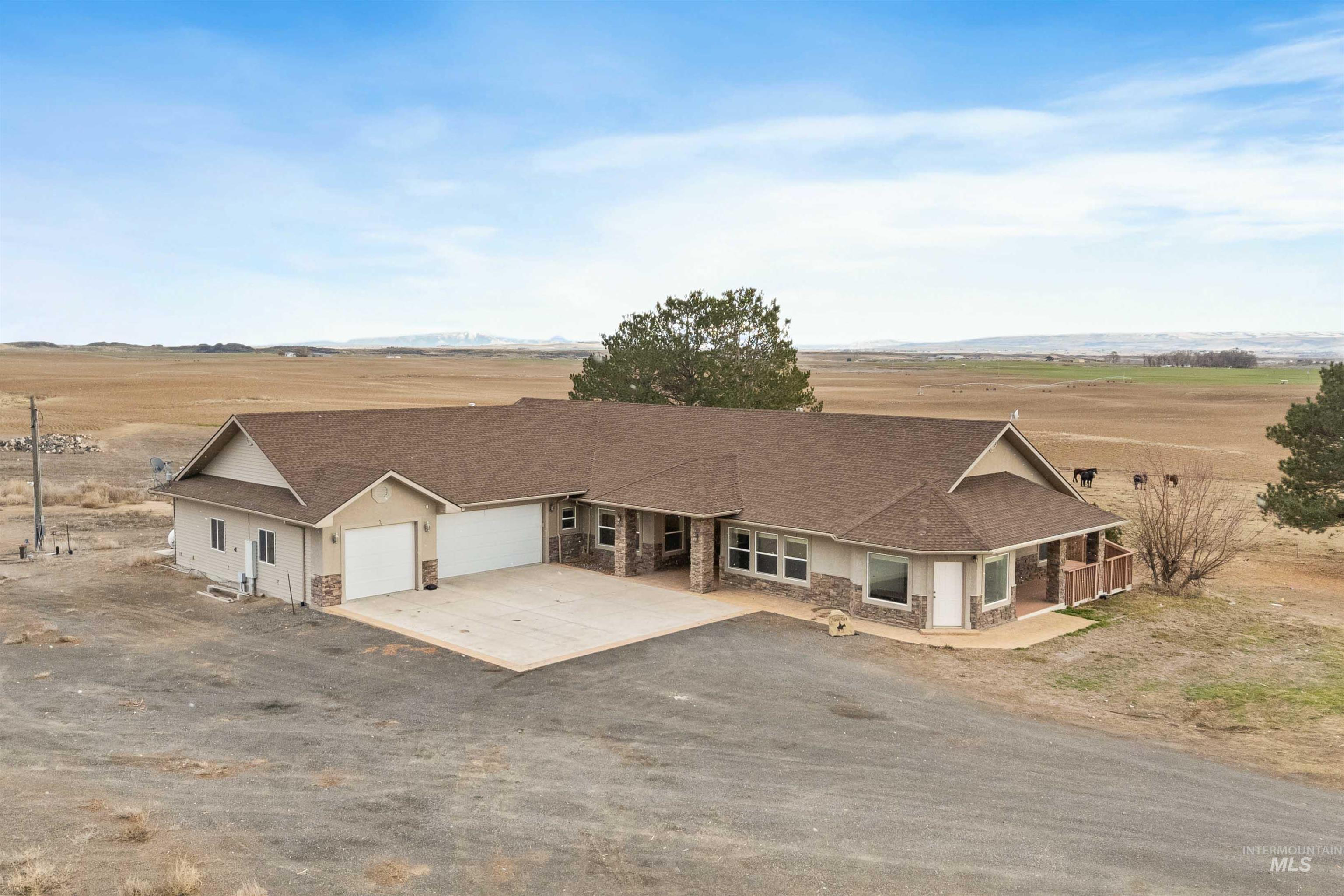 302 S 700 E, Jerome, Idaho 83338, 6 Bedrooms, 3 Bathrooms, Residential For Sale, Price $700,000,MLS 98975160