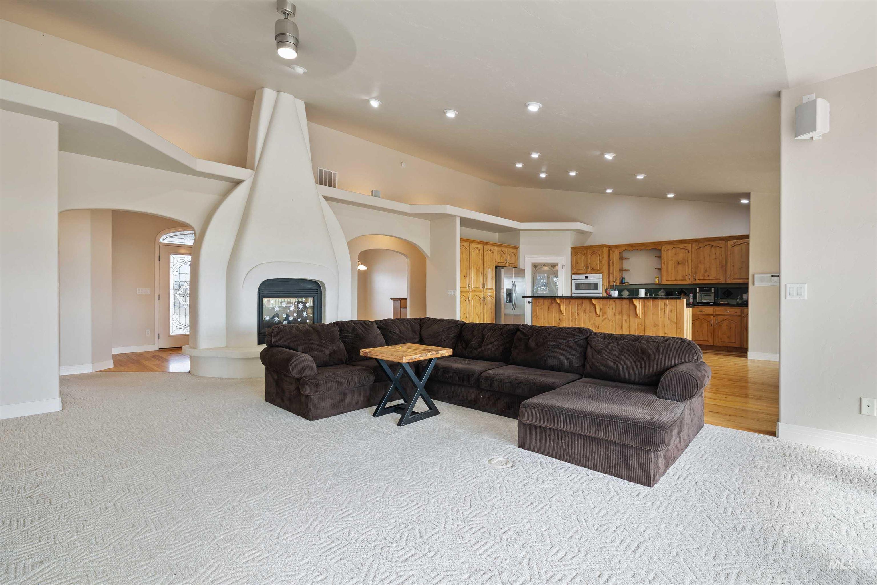 302 S 700 E, Jerome, Idaho 83338, 6 Bedrooms, 3 Bathrooms, Residential For Sale, Price $700,000,MLS 98975160