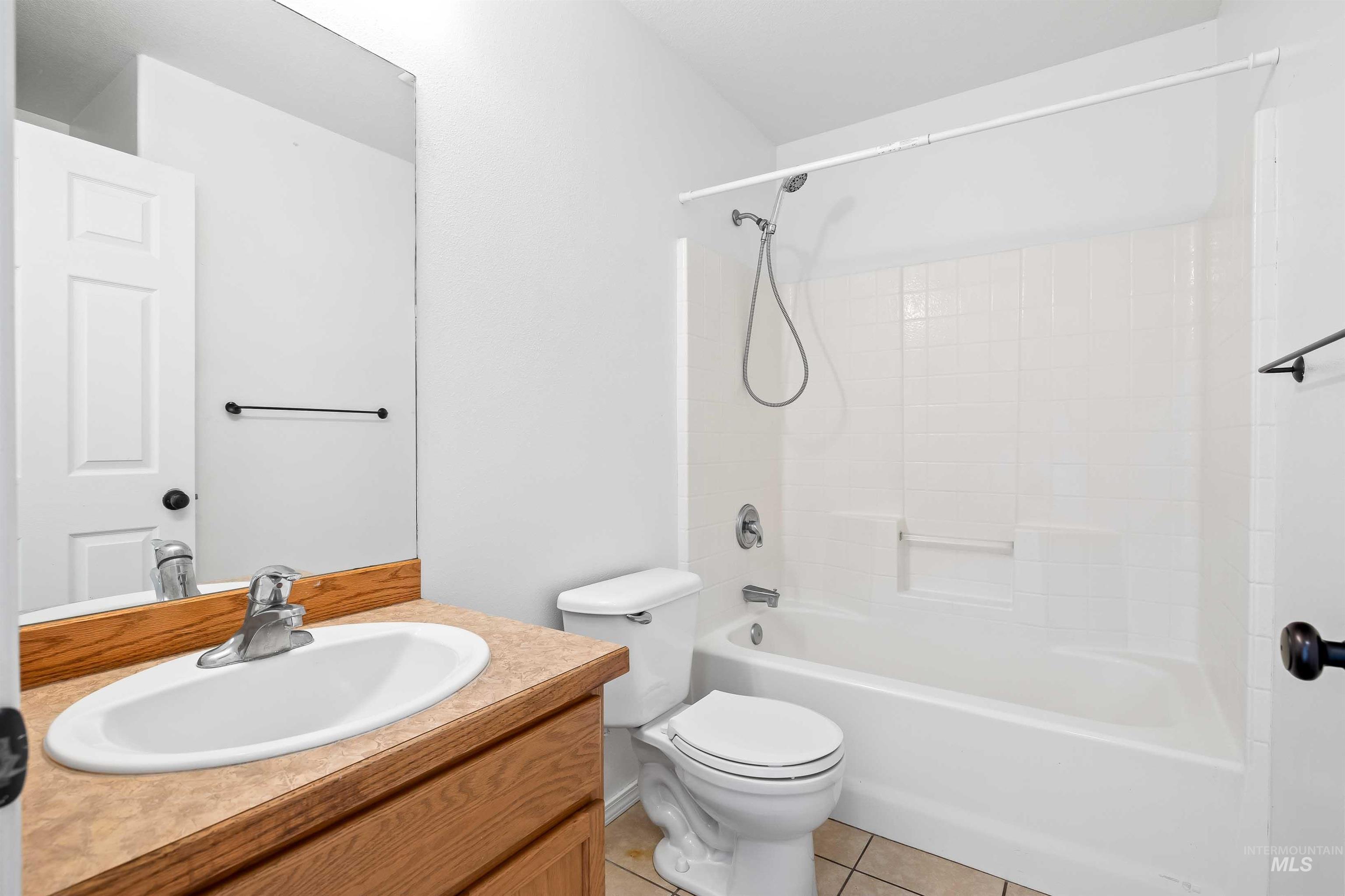 548 Clover Avenue, Twin Falls, Idaho 83301, 3 Bedrooms, 2 Bathrooms, Residential For Sale, Price $324,850,MLS 98975161