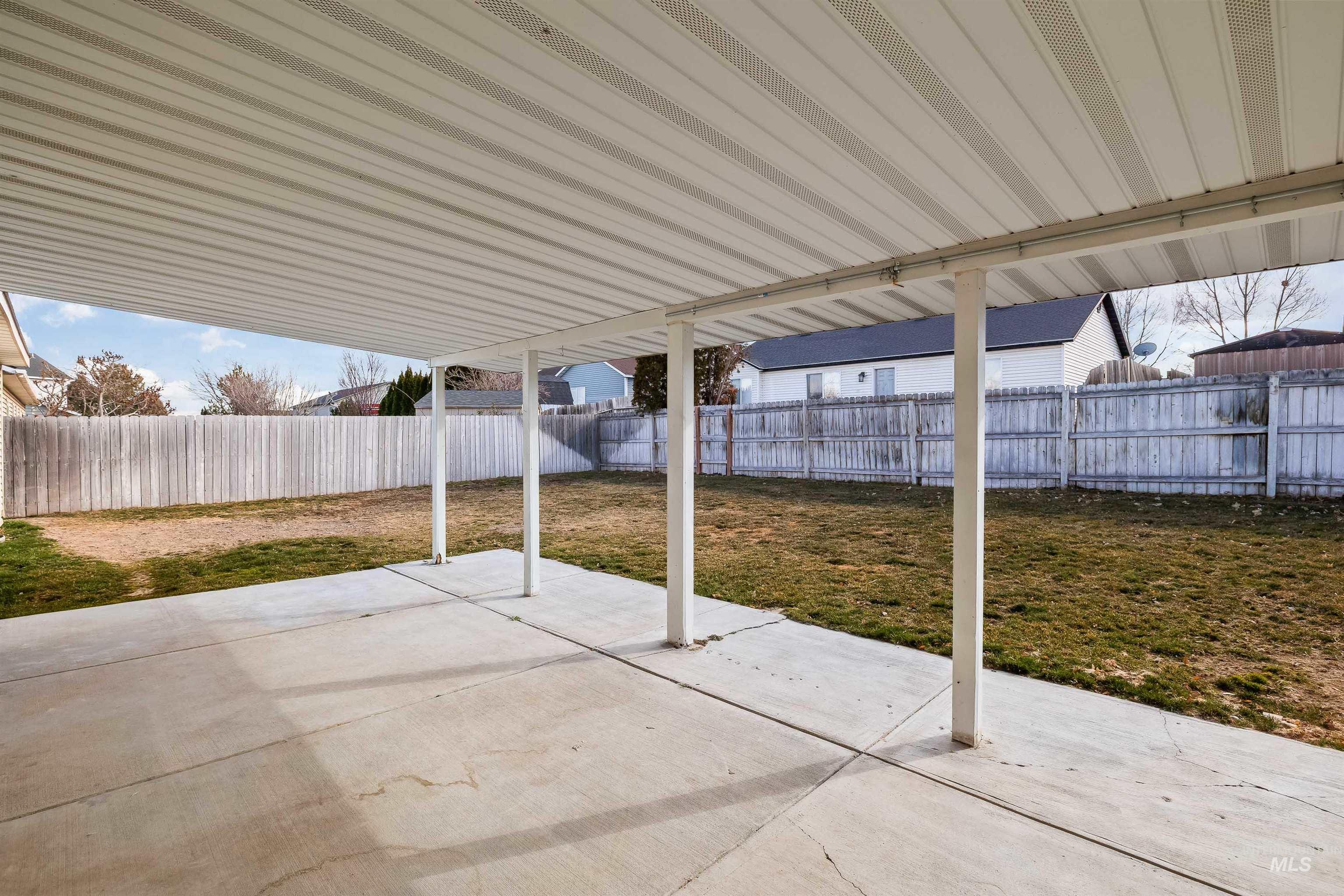 548 Clover Avenue, Twin Falls, Idaho 83301, 3 Bedrooms, 2 Bathrooms, Residential For Sale, Price $324,850,MLS 98975161