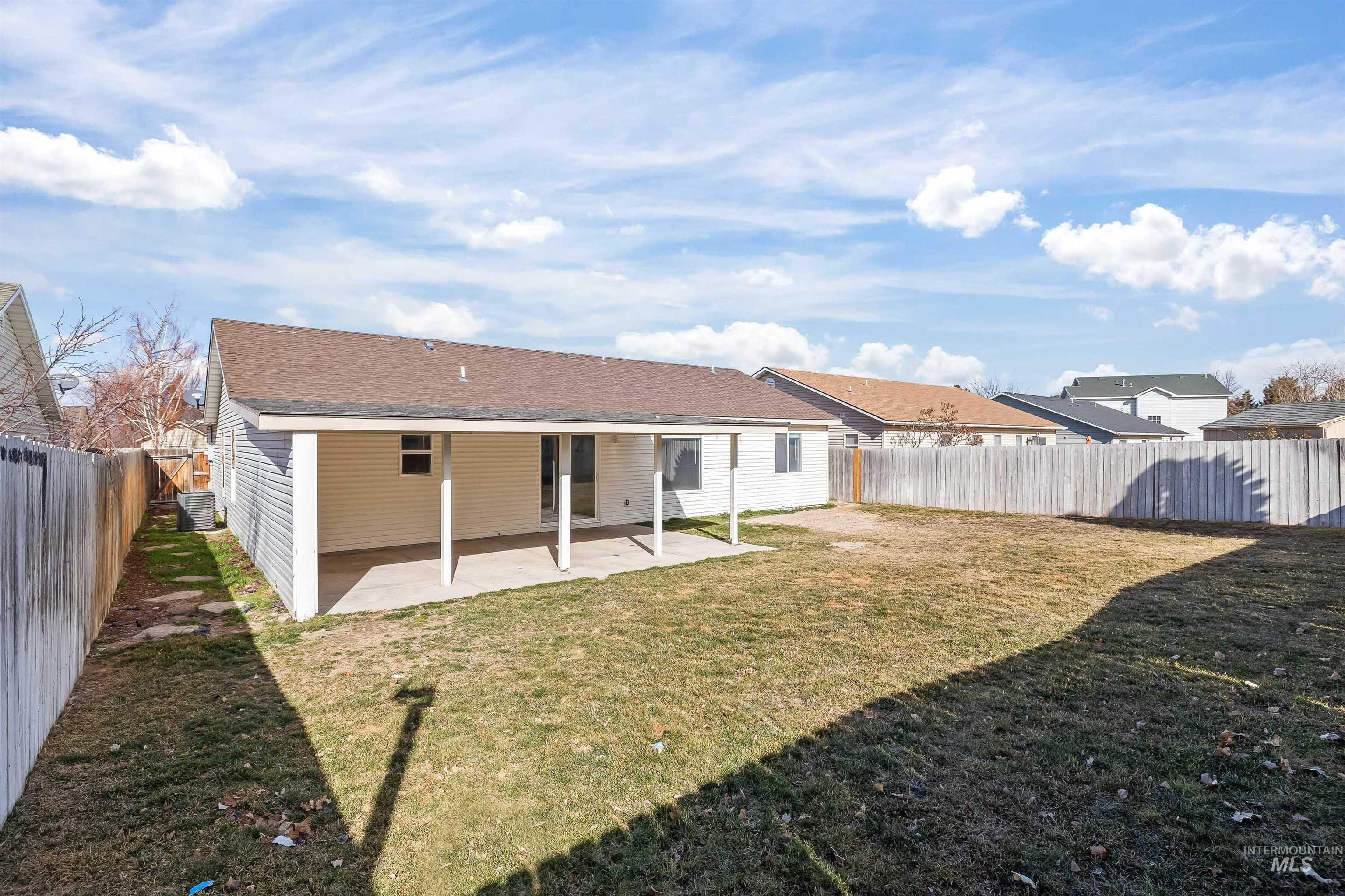 548 Clover Avenue, Twin Falls, Idaho 83301, 3 Bedrooms, 2 Bathrooms, Residential For Sale, Price $324,850,MLS 98975161